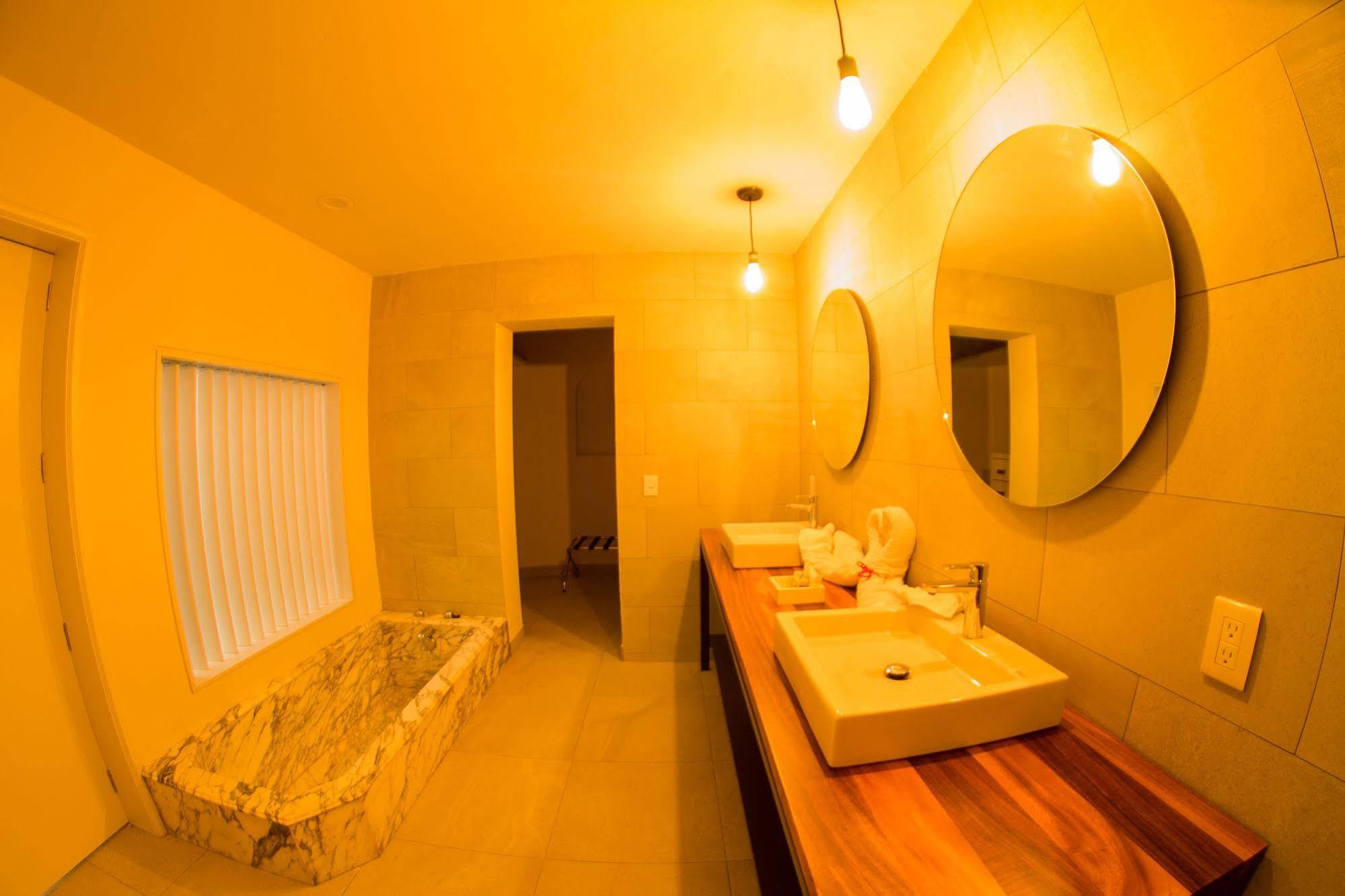 Hotel Boutique Abad Сапопан Экстерьер фото