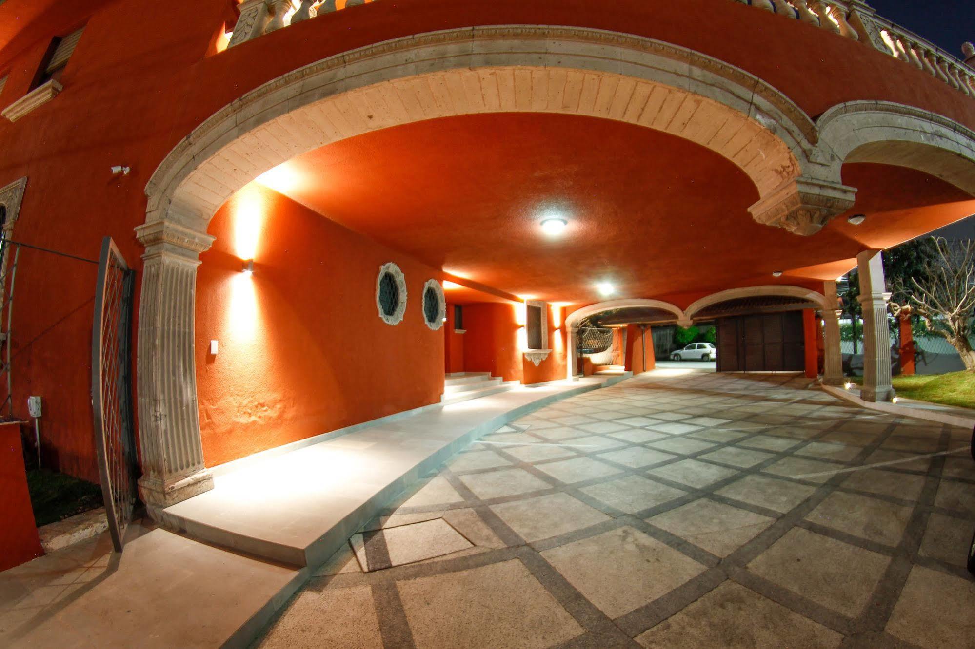 Hotel Boutique Abad Сапопан Экстерьер фото